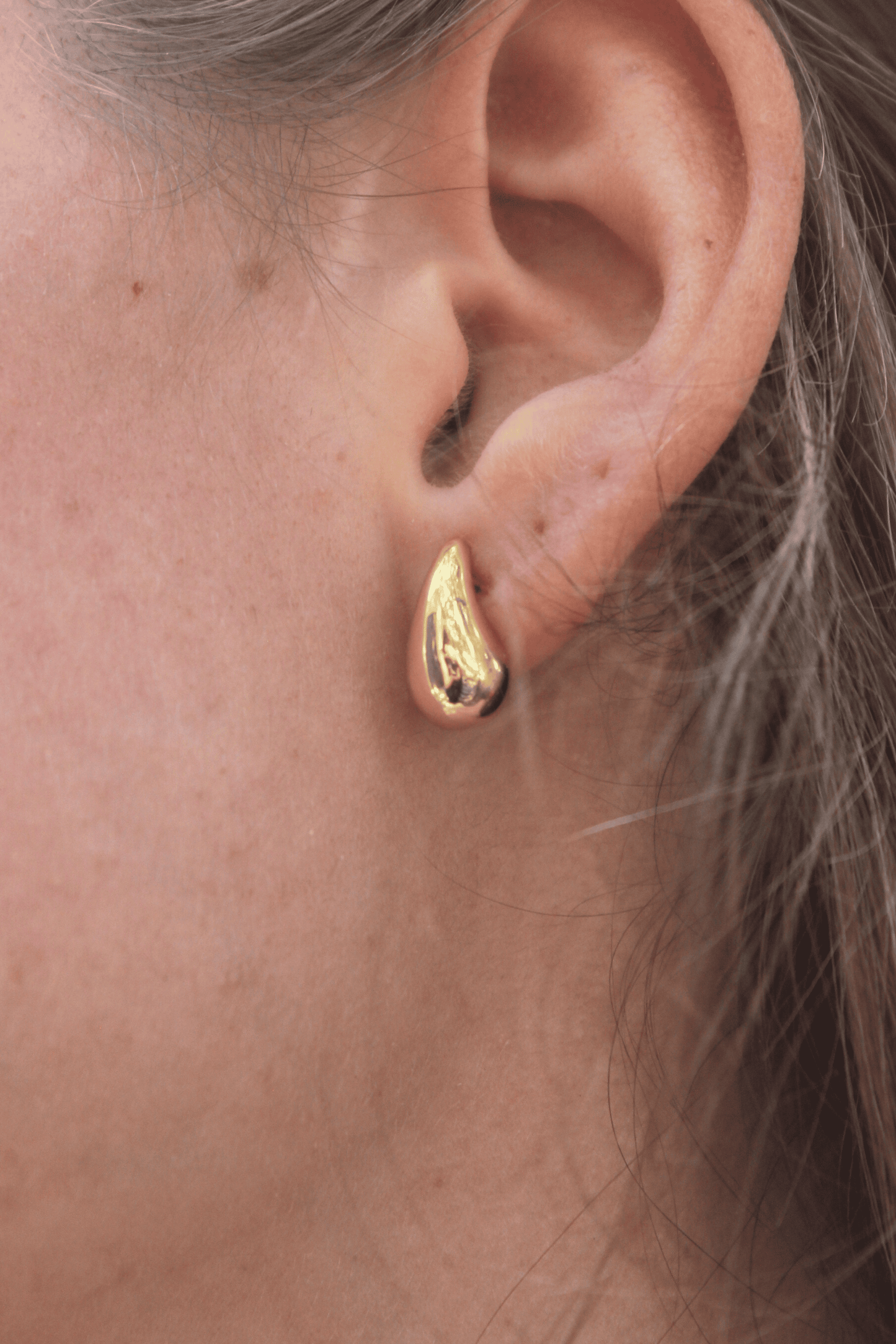 עגילי מיני טיפה -זהב