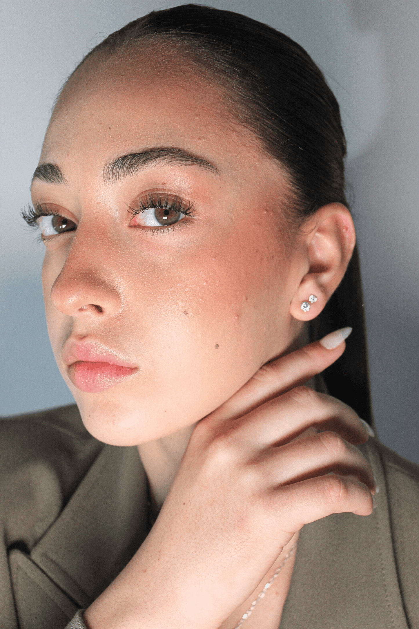 עגילים צמודות זירקונים